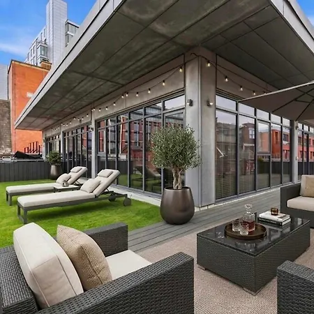Modern In The Heart Of * Leeds (West Yorkshire)